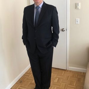 Giorgio Armani Dark Navy Blue Men suit size 46R/L